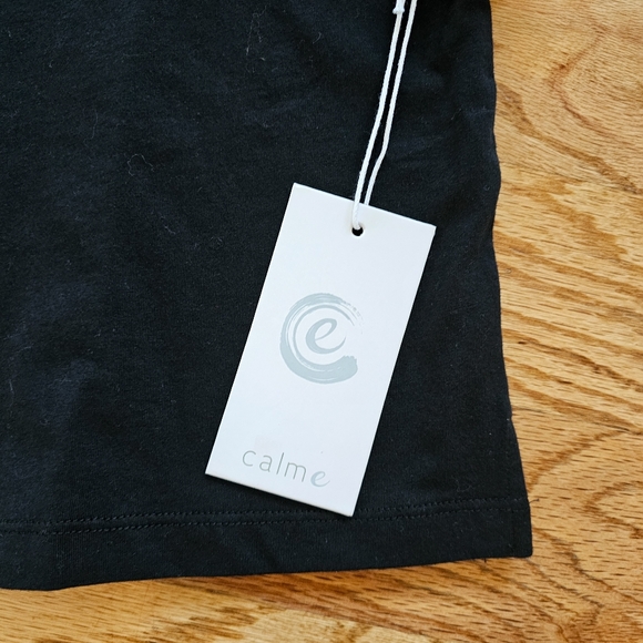 NWT Calme by Johnny Was Size Small Cropped Black Tee with Breast Pocket Cotton - Picture 3 of 7